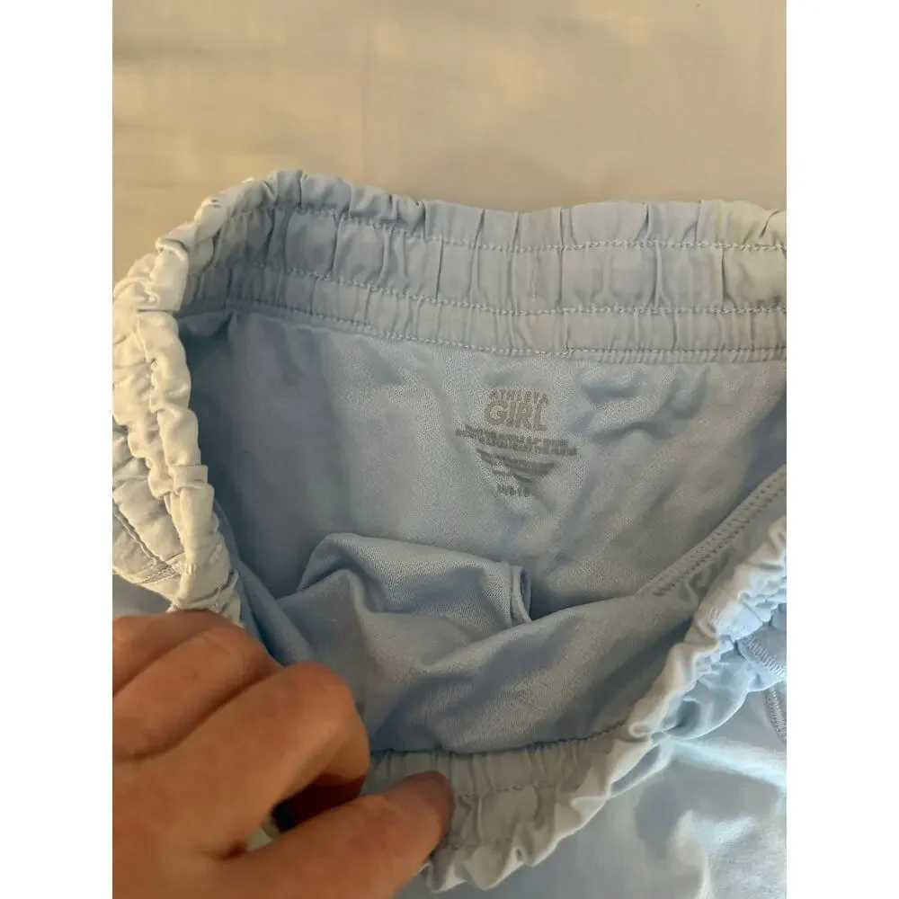 Athleta heart the hustle 2.5 inch light blue shorts size M 8-10